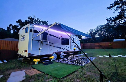 Dunnellon House | Cozy RV Retreat/Private Backyard- 5 min from Rainbow River Park