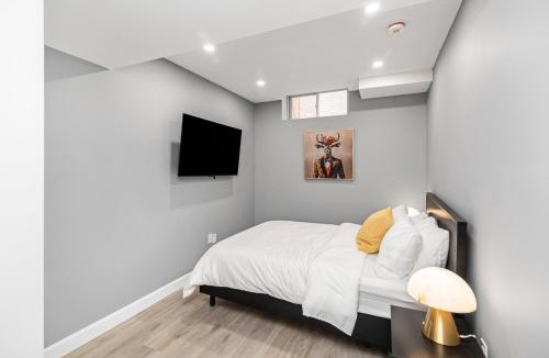 Hamilton Apartment | Cozy Spacious 2BR Suite with Parking & Wi-Fi