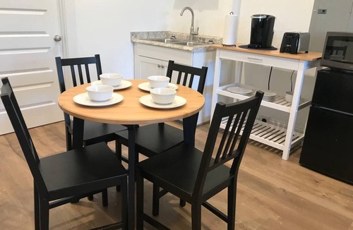 Tranquil Harbour House | Cozy Studio unit with bikes & fire pit, walk to beach!