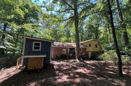 Farrington House | Cozy Tiny Home Near UNC, Peaceful Wooded Retreat