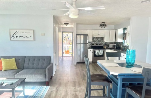 Bayou Shores Apartment | Cozy Waterfront 1bedroom FREE KAYAK and Parking
