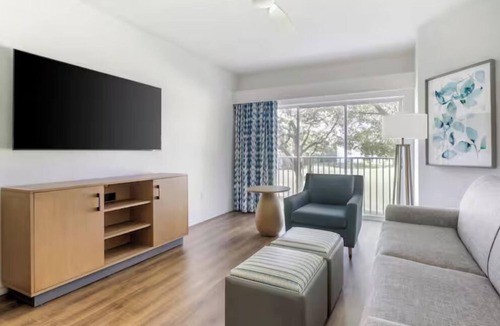 West Kissimmee Hotel | Create Lasting Memories From Day One! 3 Units with Kitchen, Outdoor Pool!