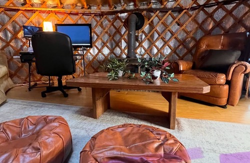 Barnardsville Cabin | Creek Side Yurt, On-Site Sauna/Tea Shop/Market, Edge of Pisgah, Craggy Gardens