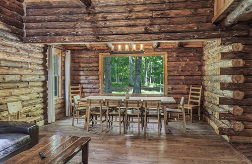 Bushkill Cabin | Creekfront Rustic Log Cabin