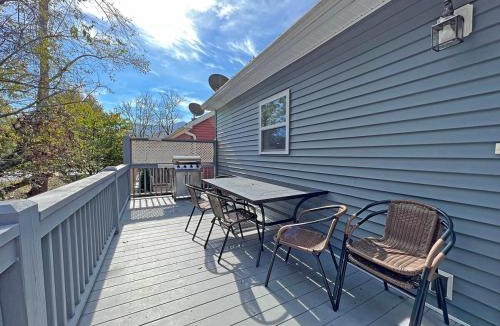 Bryson City Ski Chalet | Creekside Delight Beautifully Equipped Creekside Cottage