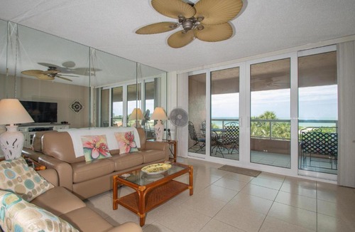Sand Key Apartment | Crescent Beach Club 3B Beachfront Views of the Gulf