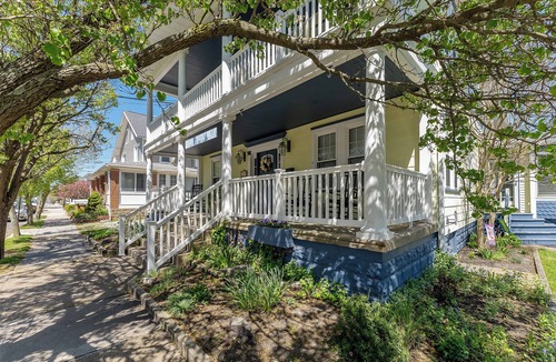 Wildwood Crest Apartment | Crocus by the Sea Breeze Bay 5 minute walk to the free beach and pet friendly
