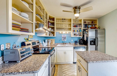 Atlantic Beach Condo | Crystal Coast Charmer: Dog-friendly, walk to the beach!