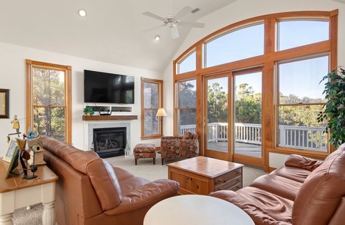 Corolla House | Currituck Club 141: Beautiful home located on the fairway of a premier golfing c