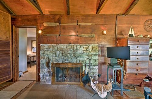 Westford House | Custom-Built Lakefront Cottage w/Spacious Yard!