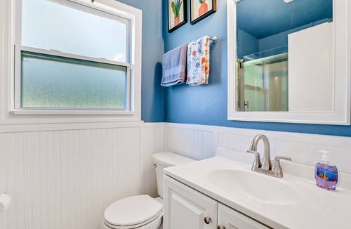 St. Petersburg Cottage | Cute Ranch Home w/ Spacious Backyard, Grill & Brand-New Deck – Near Beaches