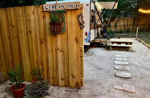 Gainesville House | Cute vintage camper near UF, downtown