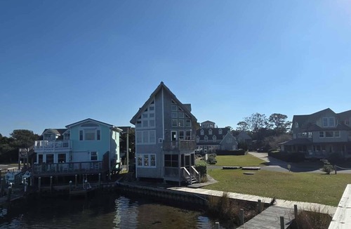 Ocracoke Condo | CV9B First Floor Studio I Screened Porch on Silver Lake