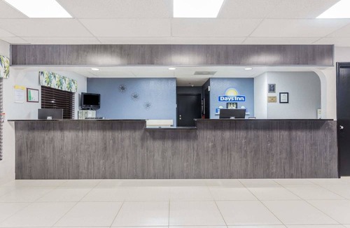 Sarasota Hotel | Days Inn by Wyndham Sarasota I-75