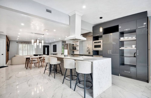 Daytona Beach House | Daytona 500 Retreat Renovated 5 Bedroom Oasis