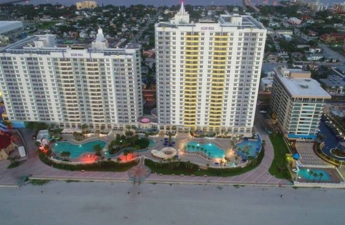 Brush - Stewarts Apartment | Daytona Ocean Walk Wyndham 1 bedroom Deluxe sleeps 4 Kitchen Balcony Ocean View