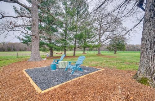 Bealeton House | Deck & Pasture Views! Bealeton Farmhouse Escape