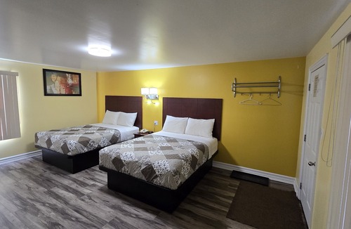 Deep River Hotel | Deep River Motel