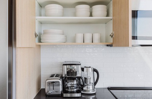 Jersey City Apartment | Delightful Jersey City 2BR w/Doorman, Gym & Rooftop, by Blueground