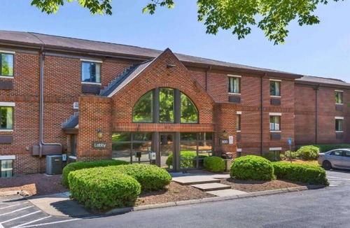 Cary Apartment | Deluxe Studio at Extended Stay Cary 3