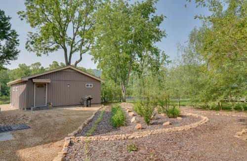 Elizabethton House | Detached Watauga Riverfront Studio w/Grill