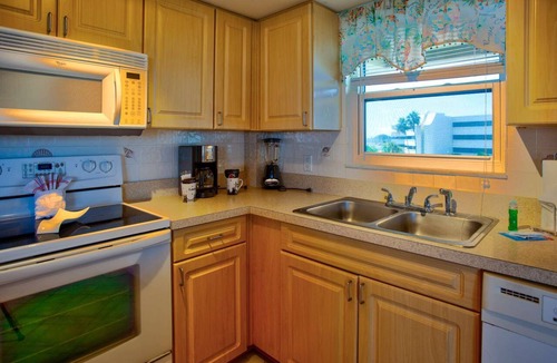 St. Pete Beach Condo | Directly on the Beach. Walk to Shops, Dining & Activities. Heated Pool & Hot Tub. St Pete Beach!