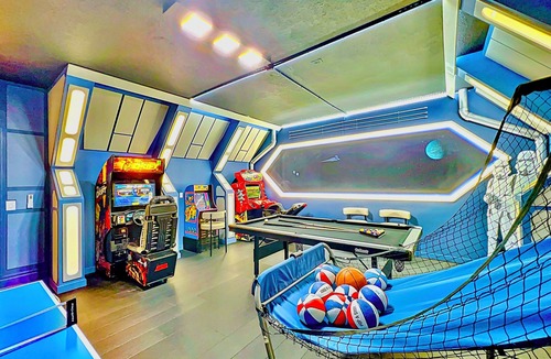 Davenport House | Disney Star Wars Luxury home with resort amenities pool hot tub DW3 20 min to disney world