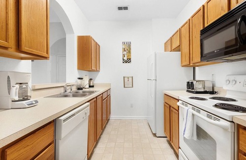 Windsor Hills Condo | Disney Wonder-Beautiful 2 bed Windsor Hills condo, just 1.5 miles from WDW!