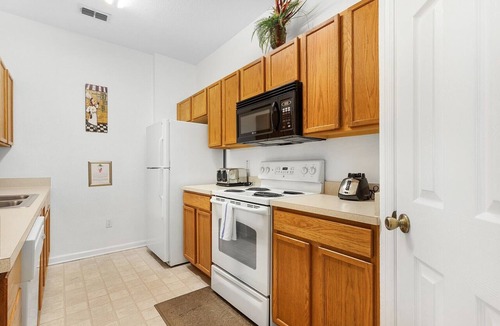 Windsor Hills Condo | Disney Wonder-Beautiful 2 bed Windsor Hills condo, just 1.5 miles from WDW!