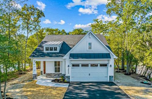 Seaford House | Dock, Game Room! Riverfront Retreat in Seaford