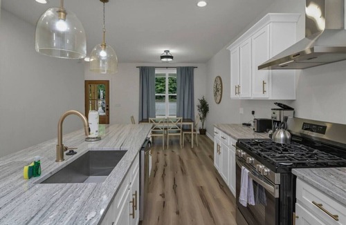 Leesville House | Dockside on Rocky Ridge | Lakefront + Sleeps 10