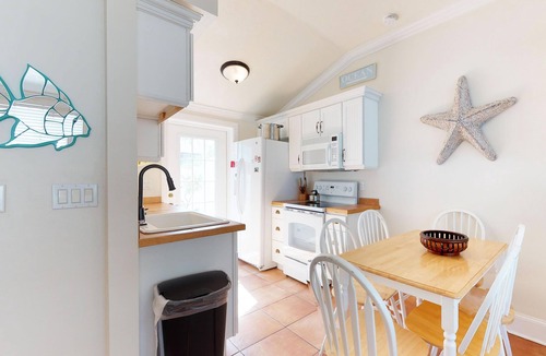 Ilexhurst Cottage | Dog-friendly cottage w/island views, shared pool & private patio - beach nearby