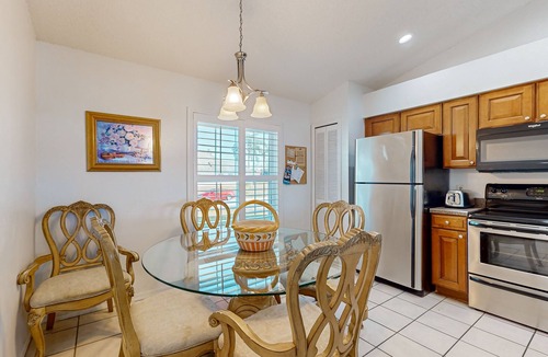 Loma Vista House | Dog-friendly getaway with private pool, tennis & AC - near theme parks