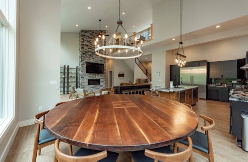 McHenry House | Dog Friendly Lakefront Escape w/20 Bedrooms