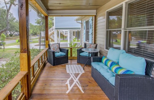 Tranquil Harbour House | Dog-Friendly Oak Island Rental - 1 Mi to Beach!