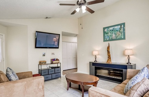 Palm Harbor House | Dog-friendly Palm Coast duplex w/private W/D, central AC