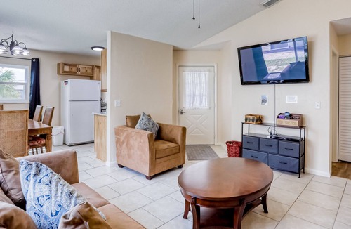 Palm Harbor House | Dog-friendly Palm Coast duplex w/private W/D, central AC