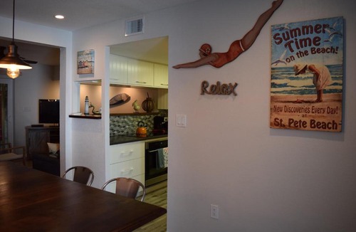 Bayview House | Dolphin Cottage Beach
