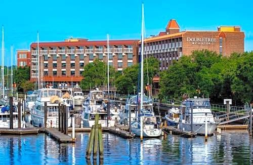 New Bern Hotel | DoubleTree by Hilton New Bern - Riverfront