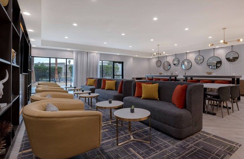 Palmdale Hotel | DoubleTree by Hilton Palmdale, CA