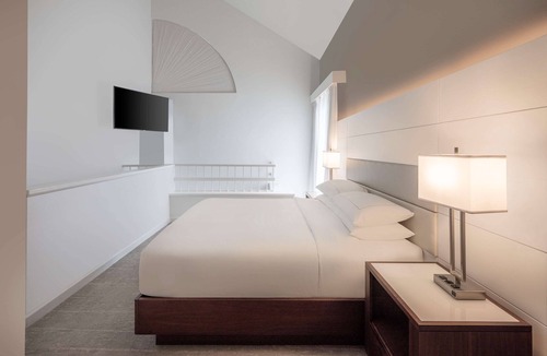 Deerfield Beach Hotel | DoubleTree by Hilton Deerfield Beach Boca Raton
