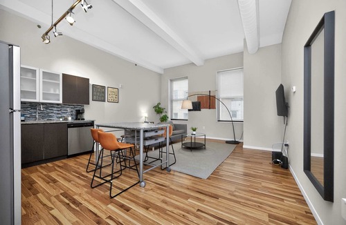 Downtown Cincinnati Apartment | Downtown 2 Bed Steps from Paul Brown Stadium