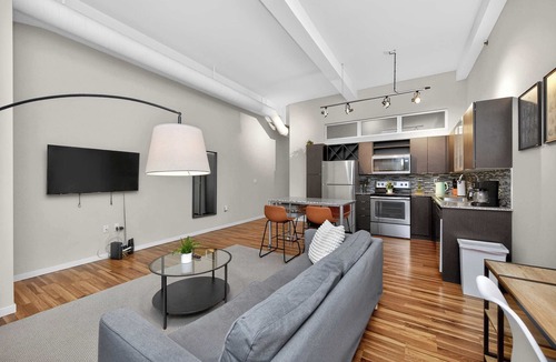 Downtown Cincinnati Apartment | Downtown 2 Bed Steps from Paul Brown Stadium