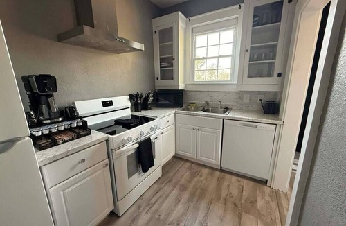 Anderson House | Downtown Escape | Anderson | 5 min to Anmed