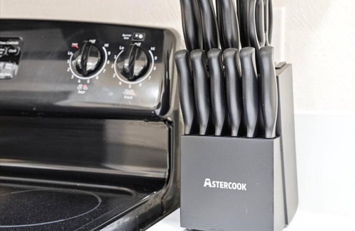 Southbank House | Downtown San Marco Living-Duplex, firepit, spa and BBQ