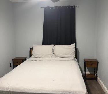 Pine Hills House | Downtown & Stadium Cozy 3 BDRM Retreat