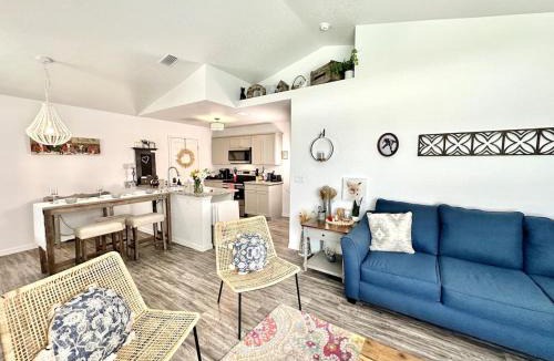 Fellowship House | Doxie Cottage Close to WEC Springs and More