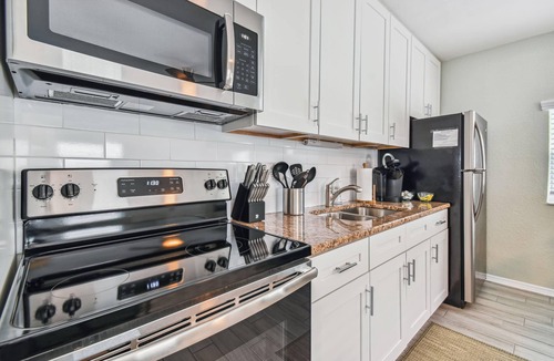 Dunedin House | Dunedin Bungalow and Cottage Combo/Sleeps 10! Walk or Bike to Downtown Dunedin!