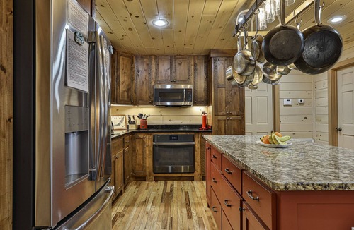Mineral Bluff Cabin | EAGLES BREEZE ON BEAR MOUNTAIN RIDGE DON'T MISS OUT ON THIS AWESOME VIEW
