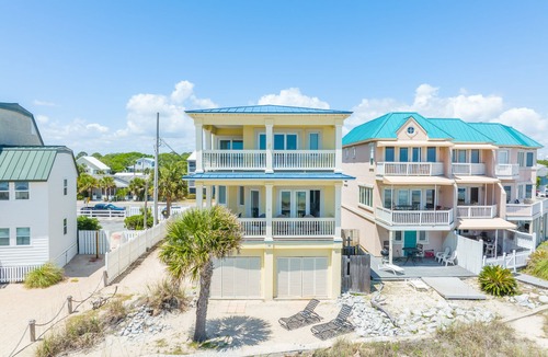 Tybee Island House | Eastern Most Point in the State of Georgia - Beach Front!